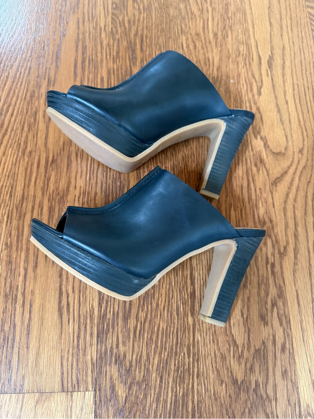 See By Chloe Black Open-Toe Leather Platform Mules